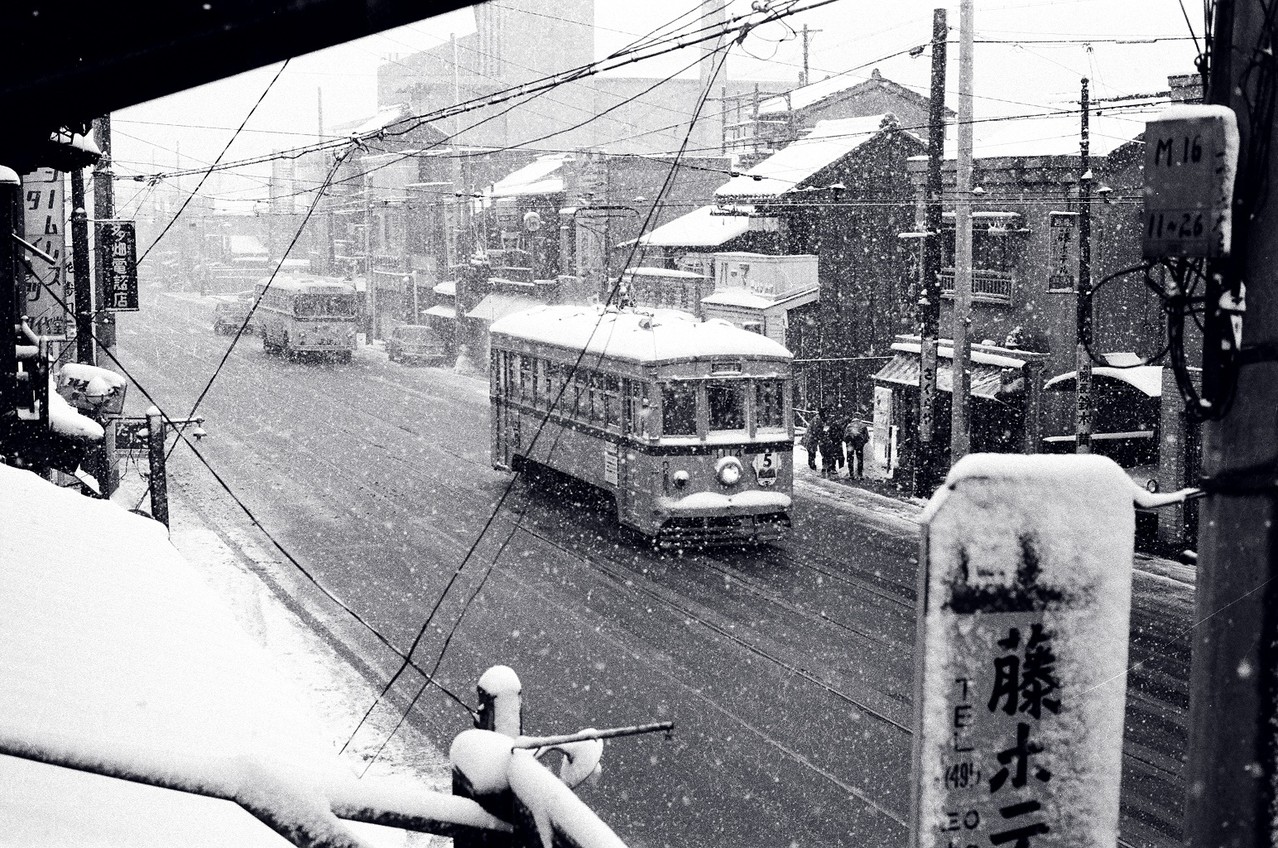 １９６７年　現目黒通り（医科研付近）