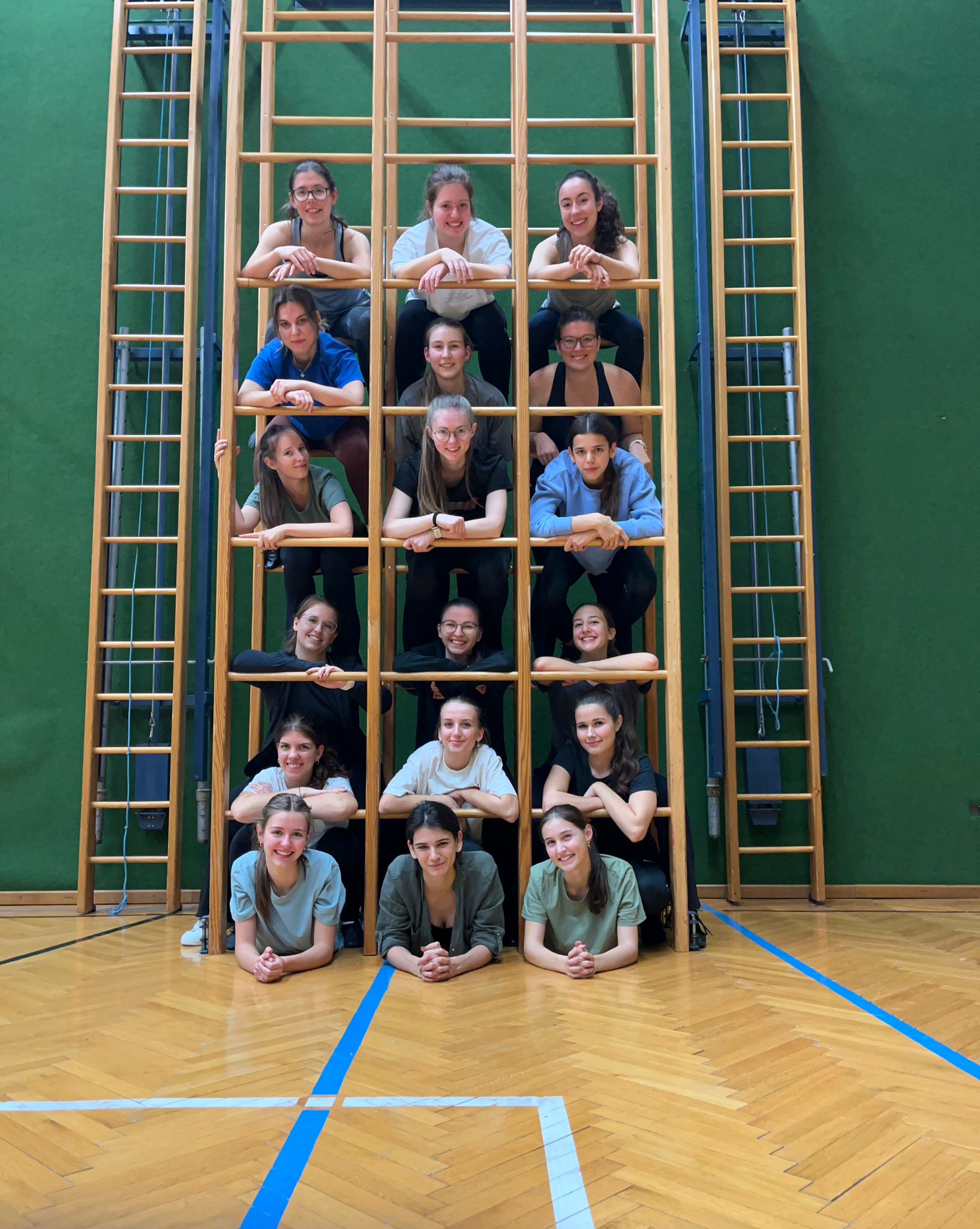 Step Motion - Selma & Patricia