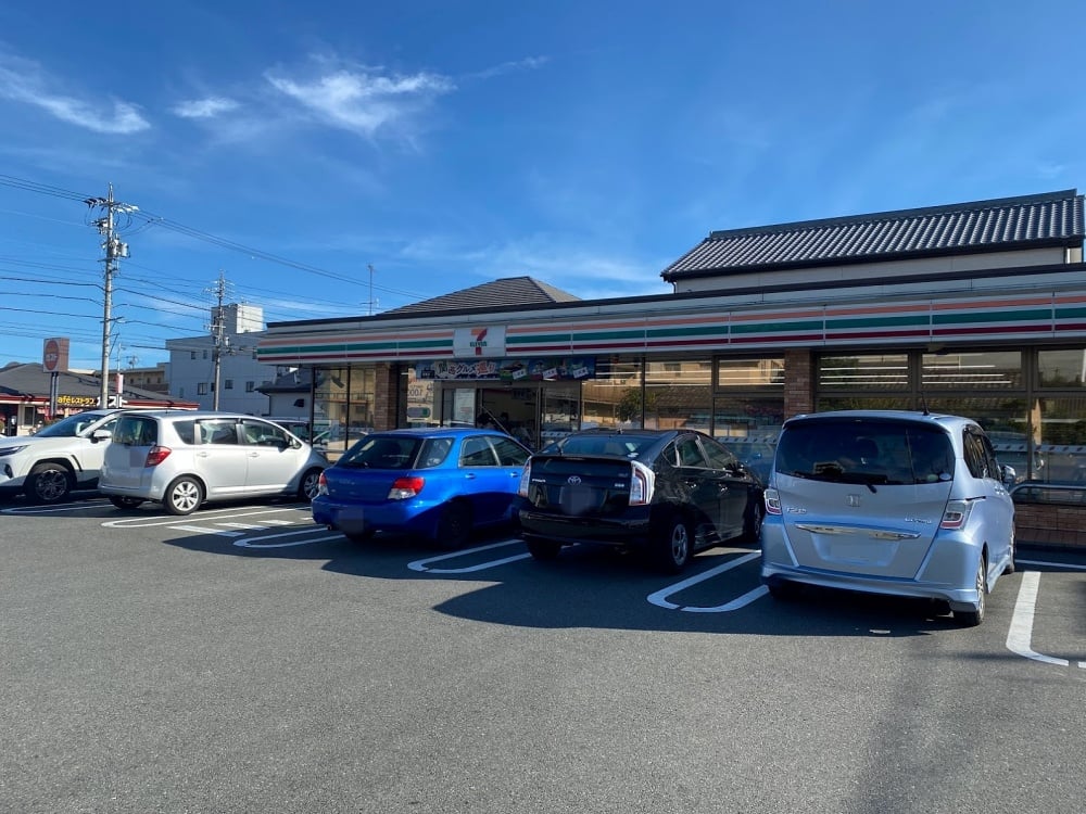 セブンイレブン布橋二丁目店まで徒歩４分