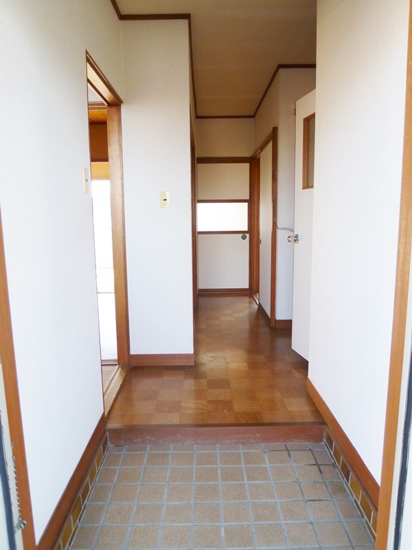 玄関にはげた箱が置けるスペースがあります