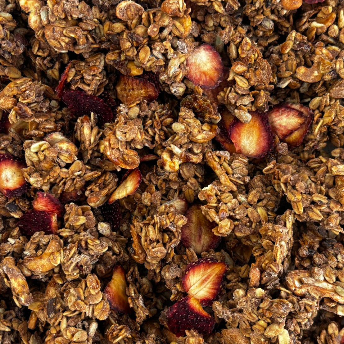 玄米と有機いちごのココアグラノラ