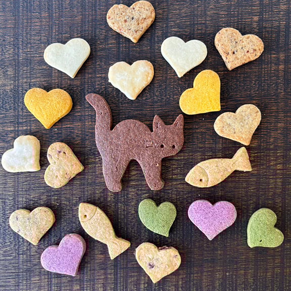 バレンタイン　黒猫アソート缶