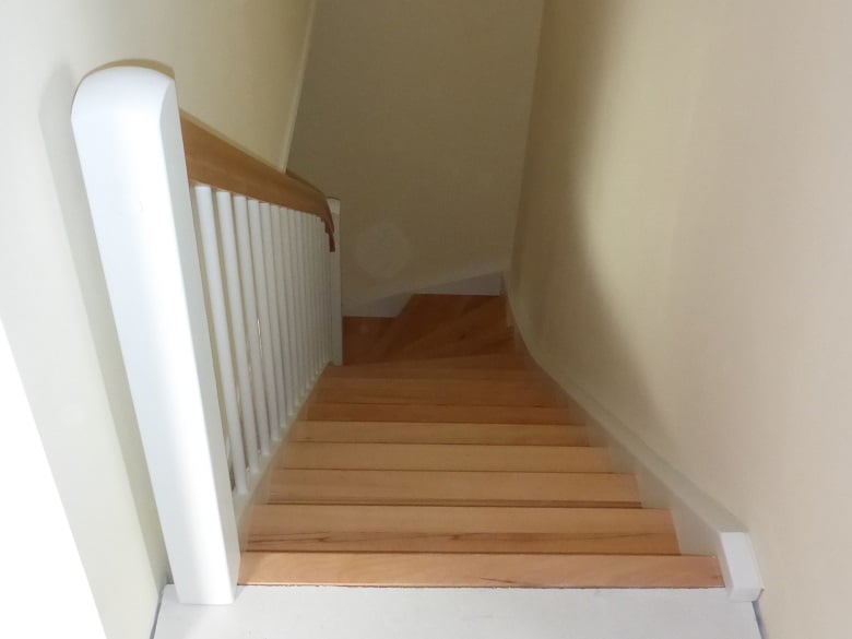 Wangentreppe Buche, bunt, "Horneburg" (4) - Foto: KÄPPLER BauTischlerei