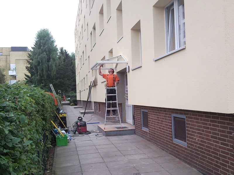 Vordach aus Aluminium "Buxtehude" (3) - Foto: KÄPPLER BauTischlerei