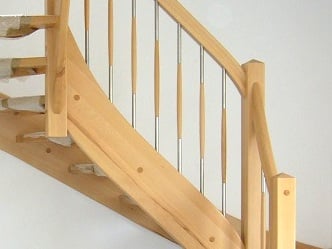 Wangentreppe Buche, bunt, "Mulsum 1" (3) - Foto: KÄPPLER BauTischlerei