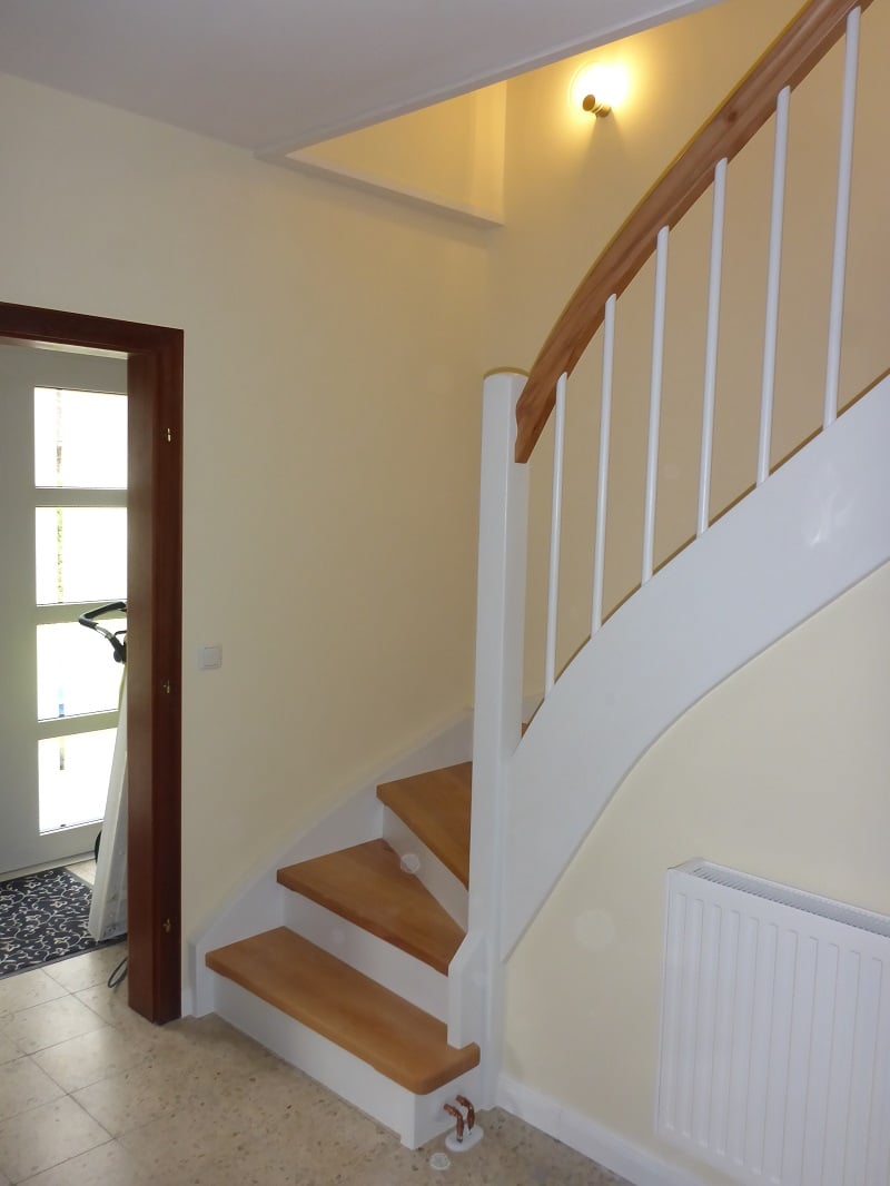 Wangentreppe Buche, bunt, "Horneburg" (1) - Foto: KÄPPLER BauTischlerei