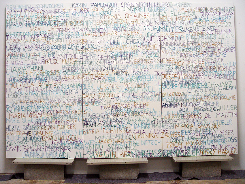 Eva Hradil, FARBaufWEISS, Zustandsbild, mit 250 Namen