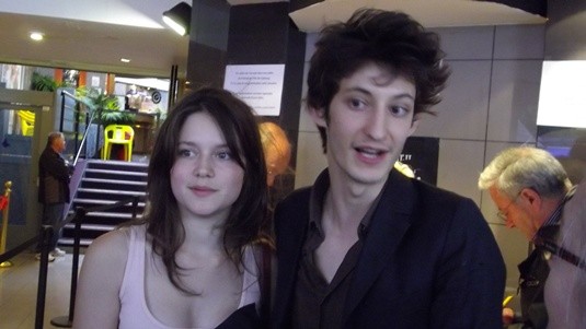 Audrey Bastien et Pierre Niney du film "J'aime regarder les filles".