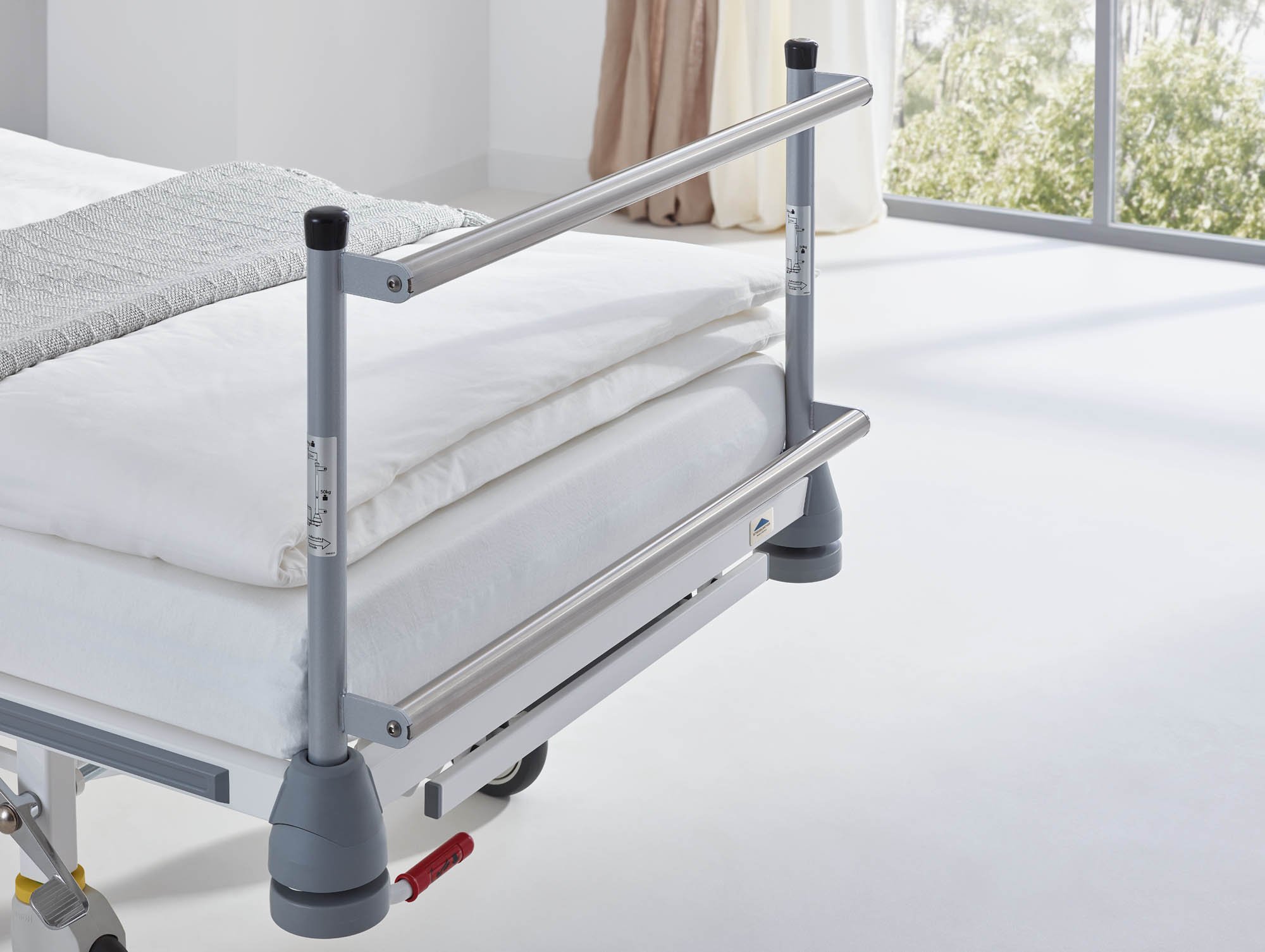 Das Extensionshaupt lässt sich auch am Krankenhausbett Vivendo pro anbringen.