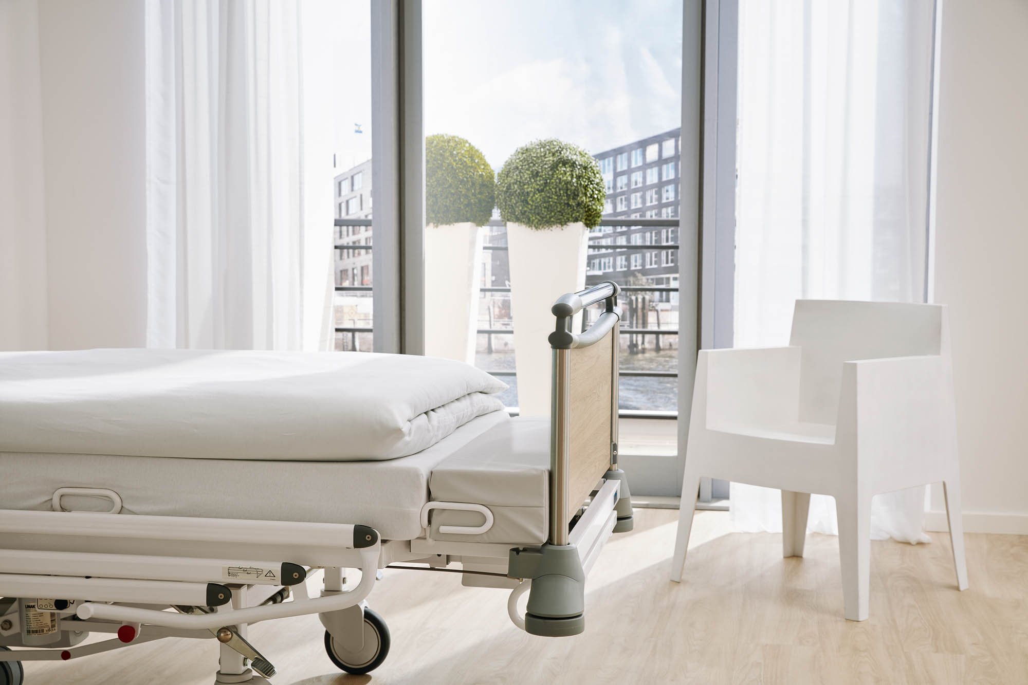 Das maßgeschneiderte Polster für die Bettverlängerung verlängert die Matratze.