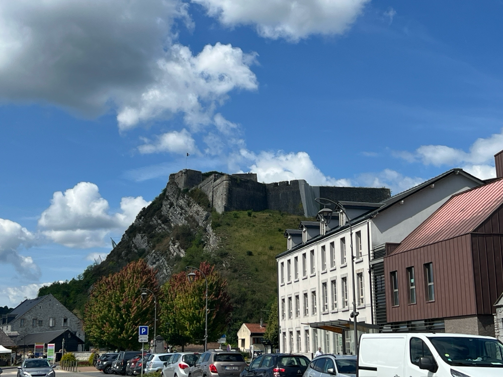 Fortress of Charlemont… am Fluss Maas