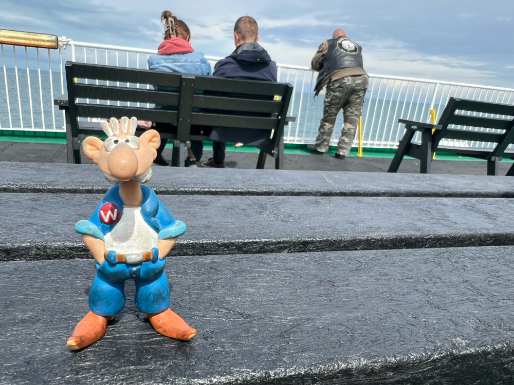 Auf der Fähre… und hinten Marco, seekrank? Nein keine Sorge