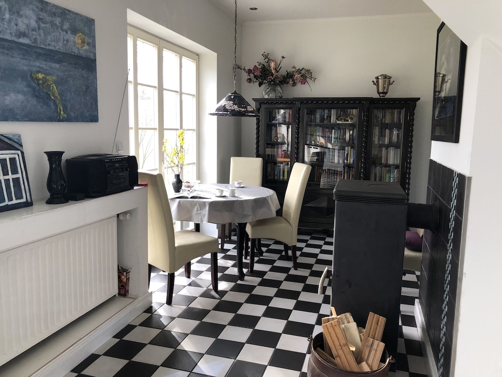 Essplatz und Küchenbereich