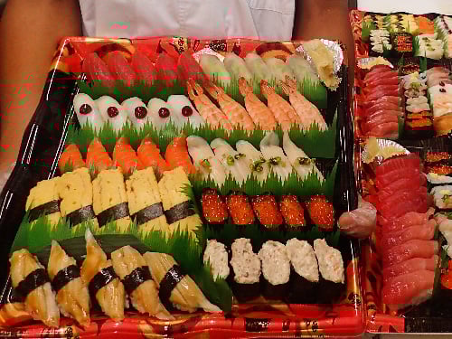 皇居外苑　寿司　出前