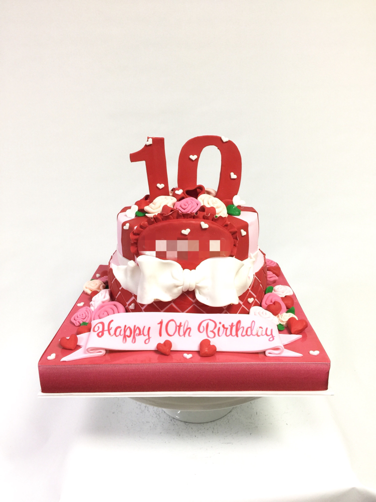 20歳まで半分の10歳 ハーフバースデーケーキ🎂❤️#ハーフバースデー #10歳 #誕生日ケーキ #ケーキ #可愛いイメージ #birthdaycake #redpink #cake #gateau #torte #10th #🇯🇵