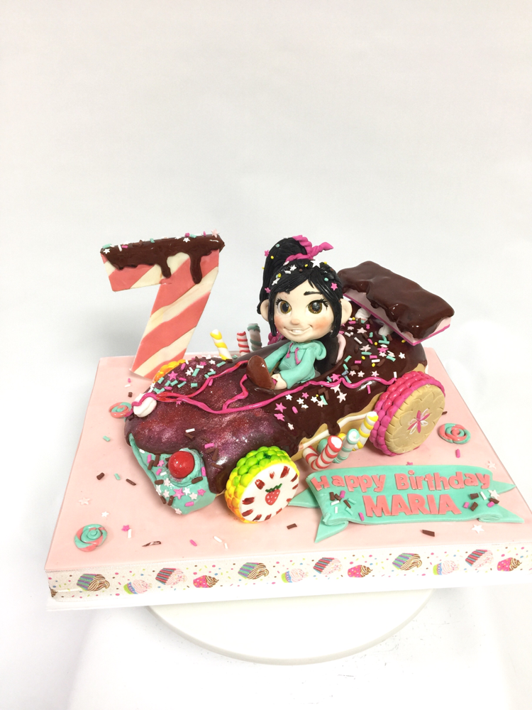 Maria Special Birthday Cake🎁🎉 #vanellope #vanellopecake #wreckitralphcake #wreckitralph  #charactercake #character #pateasucre #sekerhamuru #pastadizucchero #fondantcake #🇯🇵 #fondantfigure #7thbirthday #誕生日ケーキ #シュガーラッシュ