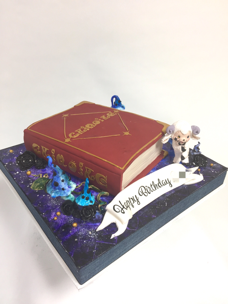 バンドイメージのダークメルヘンなイメージをプラスさせたケーキ🎶