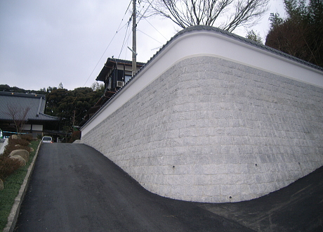 山陽小野田市 お寺　中国産 街影石 石積_1