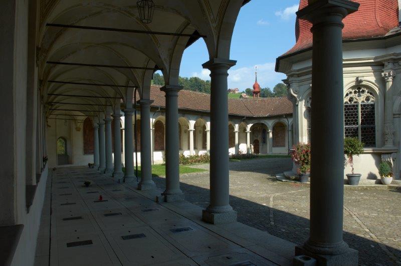 Der Hallenumgang mit der Wendelinskapelle