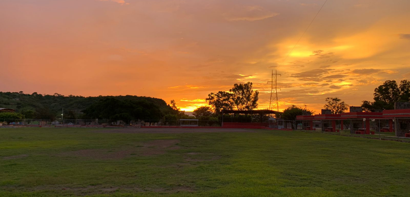 Campo de béisbol unidad deportiva Julian Medina