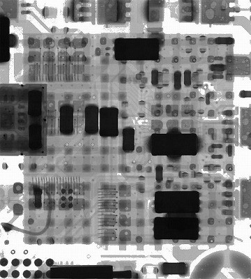 LGA（Land Grid Array）基板実装後のX線（エックス線）撮影の様子