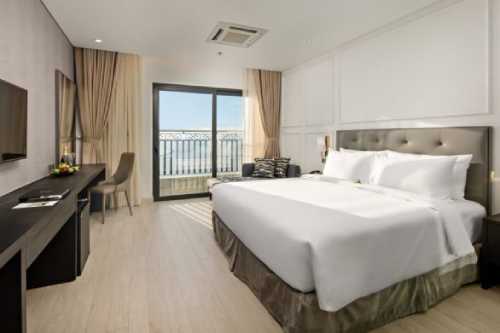 Wyndham danang golden bay hotel