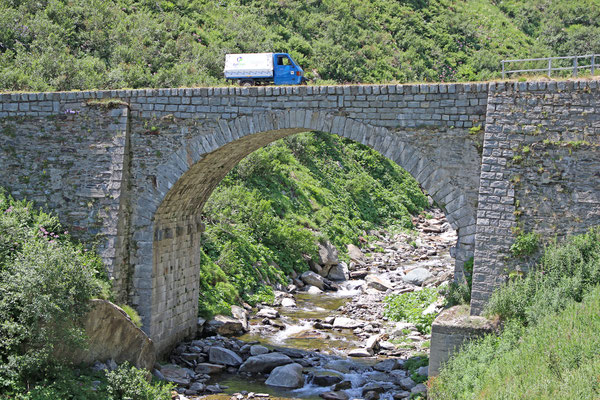 Die Drüradbrüedere sind unterwegs auf der Tremola