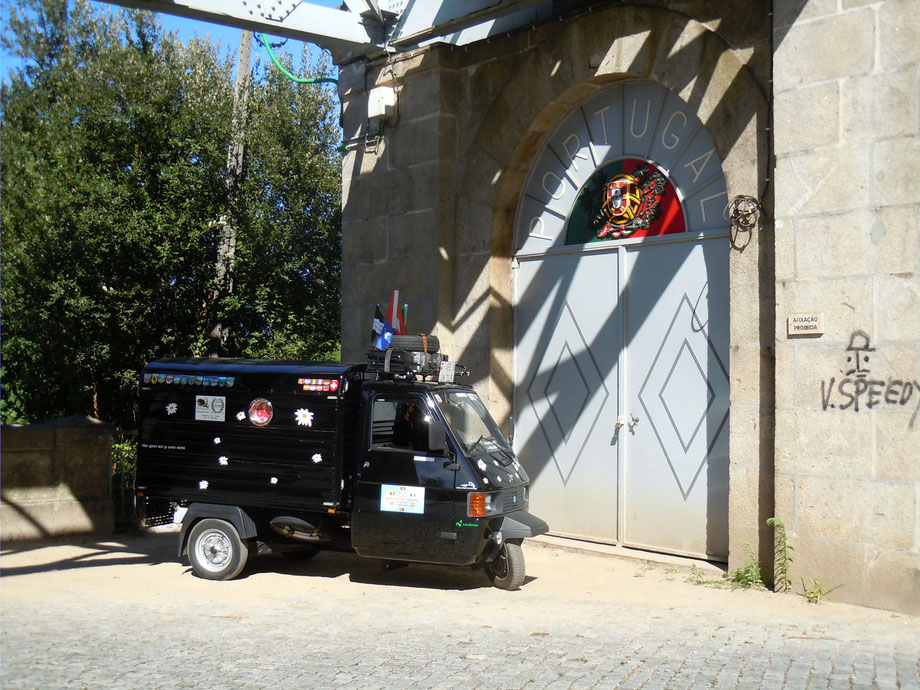 Auf drei Räder auf Reise, Dreiradreisen, , 3-Rad Ferien, 3-Rad Urlaub, Slow Travel, Langsam Reisen, Mit dem 2-Takter unterwegs, 2-Takt Reisen, 2-Takt Reisemobil, Ape Reisen, Mit Ape durch Europa, Dreiradtouren, Dreiradwohnmobil, Dreiradreisemobil, Dreirad