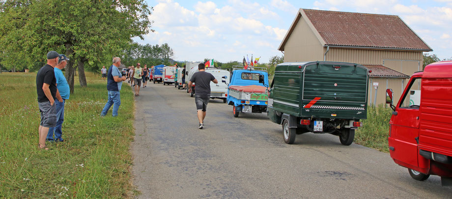Ausfahrt am 15. Ape -Treffen in Bergfelden 2022
