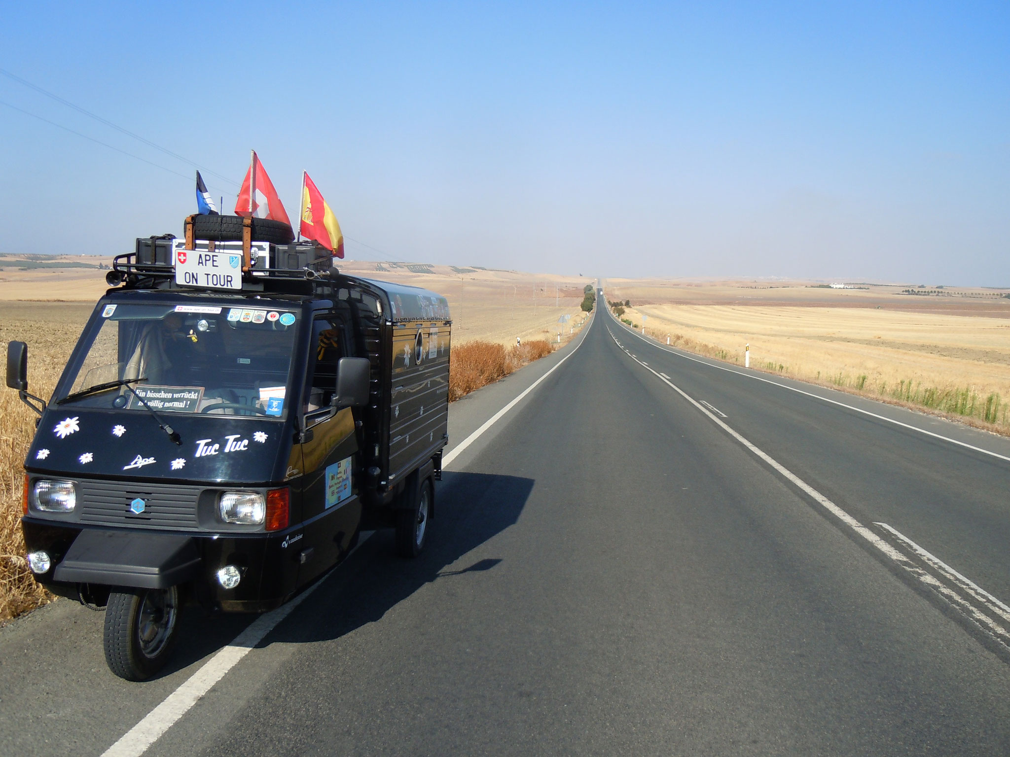 Mit Ape durch die Steppen von Andalusien.