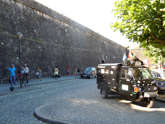 Ape on tour in Valença