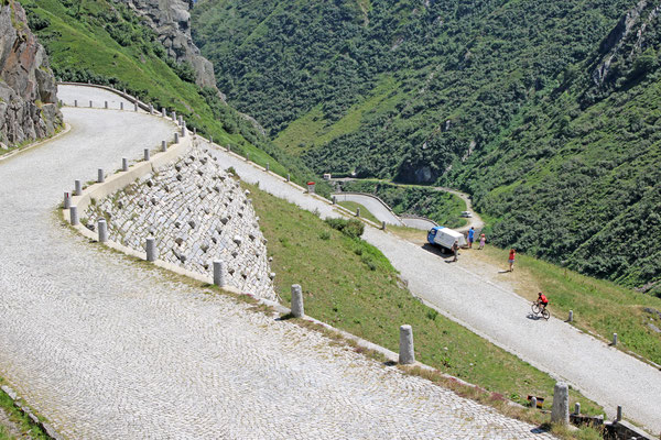 Die Drüradbrüedere sind unterwegs auf der Tremola