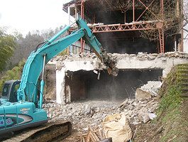 旧三瓶高原ホテル解体工事