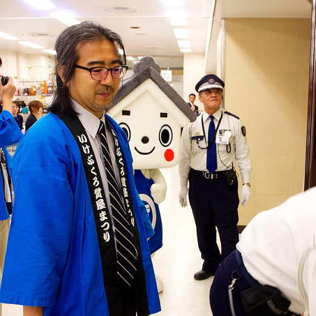 朝10時の開場を待っているんだけど、心臓がドキドキするよ!