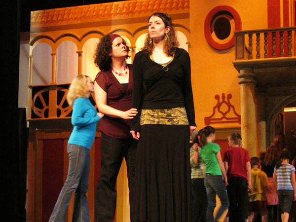 Carmen, Acte 4, en répétition (Stéphanie Pothier, Geneviève Lévesque)