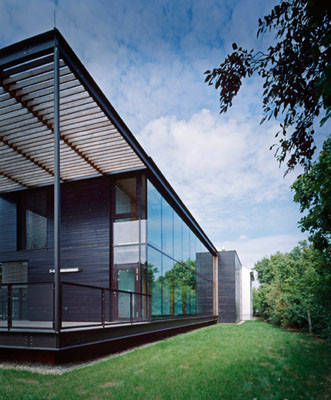 Verglaster Erschließungsgang mit Stiegenhaus; Foto © G. Zugmann