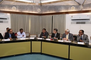 熱心な討議が交わされた