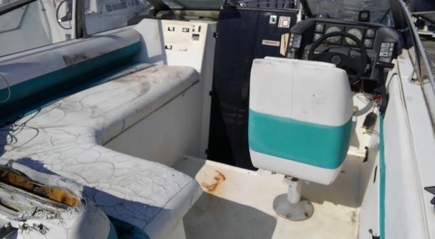 全体にダメージがあり大幅な補修が必要です。