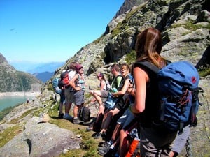 entre le lac d'Emosson et le site des traces des dinosaures