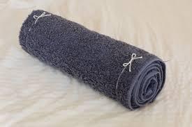 タオルを丸めた枕