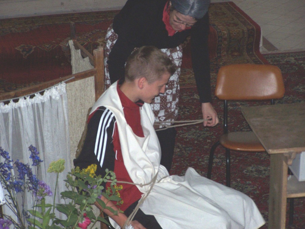 Traue keinem Engel - fessle ihn!