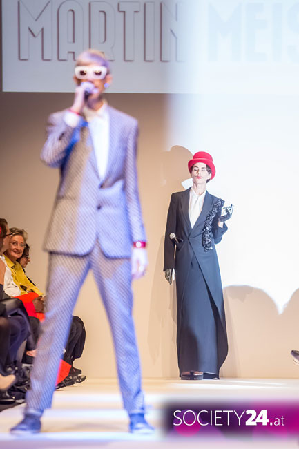 Martin Meister live openenig at Fashion Week