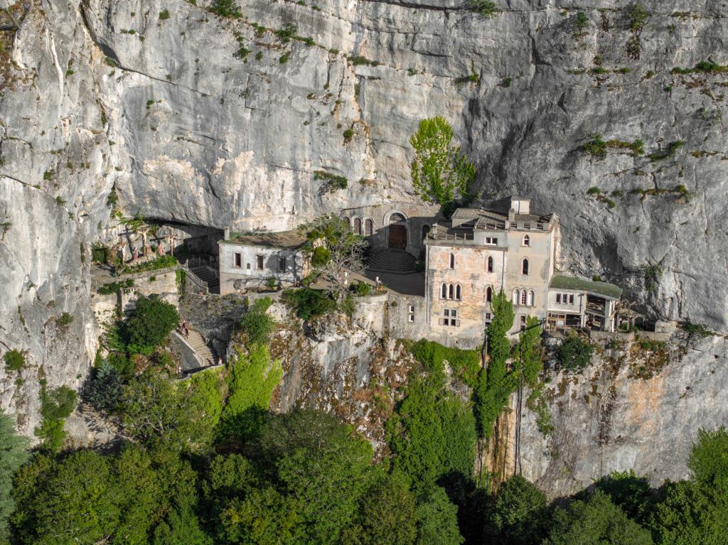 Sanctuaire de la Sainte-Baume (60 km)