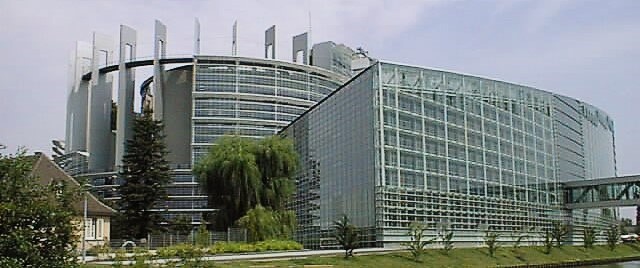 Das Europaparlament in Straßburg: Auch heute vertreten mehrere Corpsstudenten als Abgeordnete dort die Interessen ihrer Heimatländer.