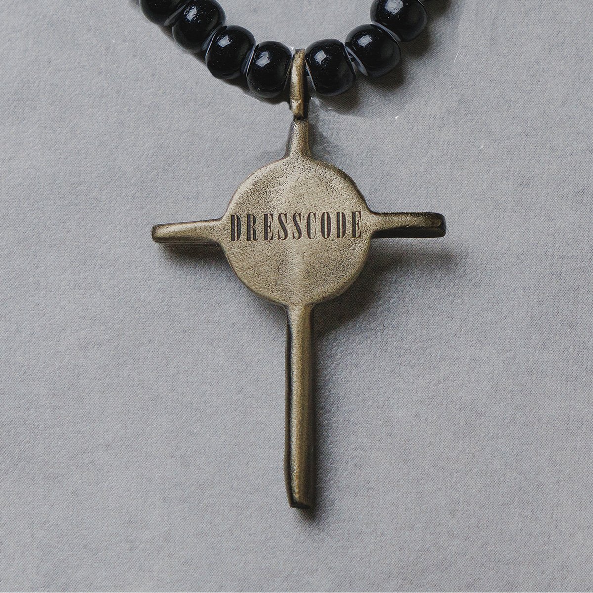 クロス裏面（ビーズ色は異なります）