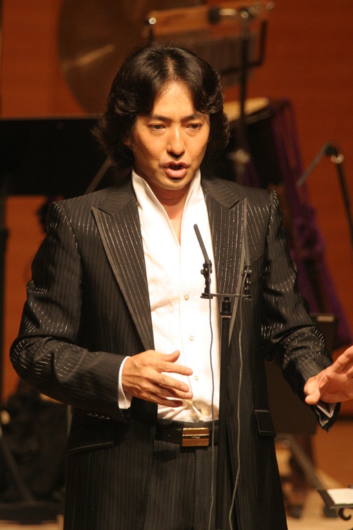 そして第二部、秋川雅史さんの登場。