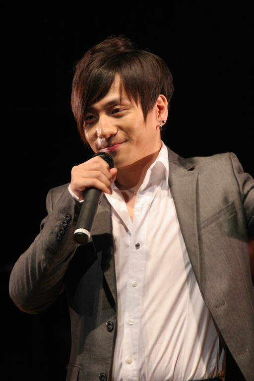 ソウルフルな歌声とはうらはらに、MCではキュートな笑顔！