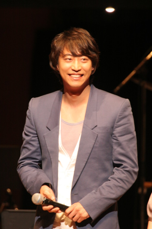 そして、俳優オ・マンソクさんの登場。爽やかな笑顔！