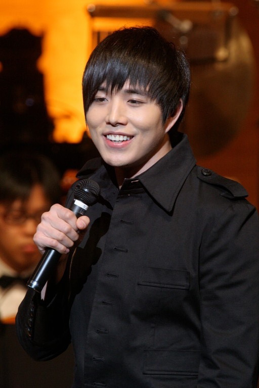 甘いマスクとボイス、身長188ｃｍのまさに大型！（笑）アーティスト。