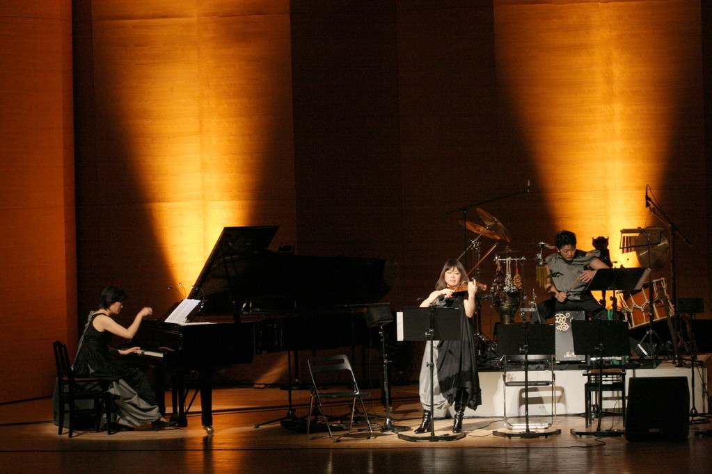 次に、バラダン・メンバーより結成された℃oeur（クール＝「心」の意味）の演奏。